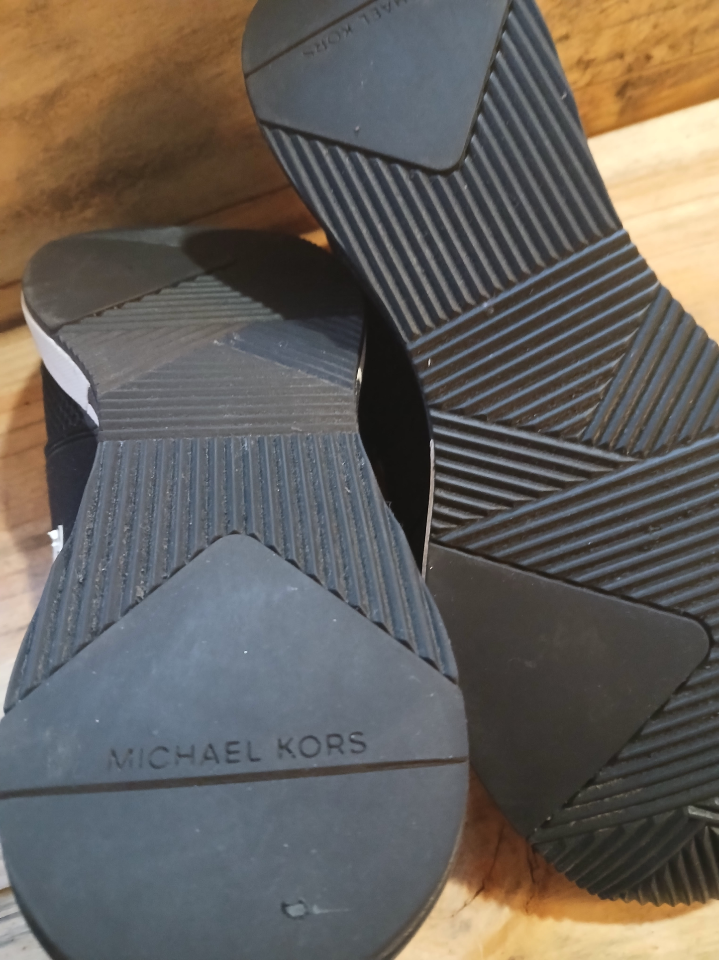 Michael Kors Felix Scuba and Mesh Sneaker size 8