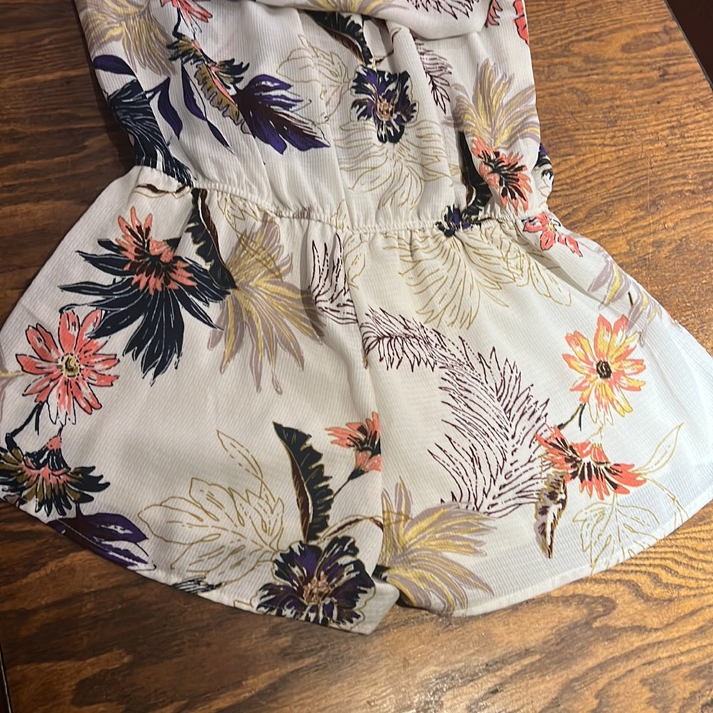 Lovestitch Open Shoulder Floral Romper Size M
