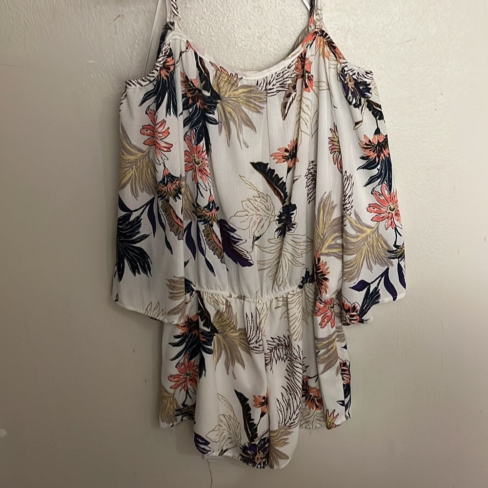 Lovestitch Open Shoulder Floral Romper Size M