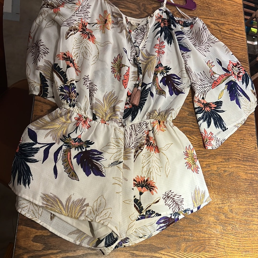 Lovestitch Open Shoulder Floral Romper Size M