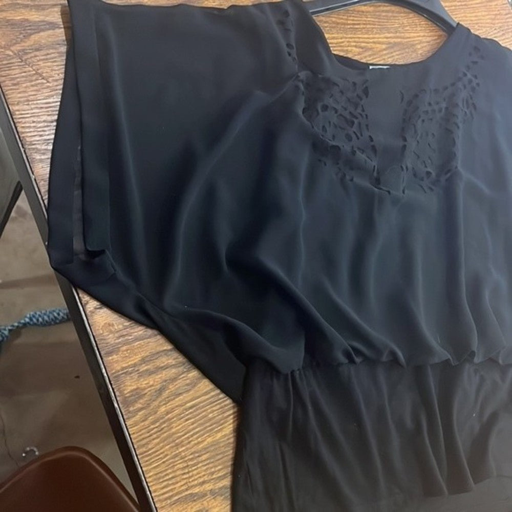 Joseph A Black Cropped Blouse with Cut-outs size Petite XL
