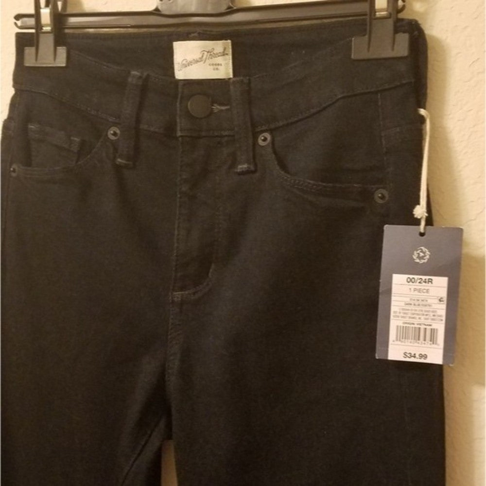 NWT Universal Thread Dark Wash Jeans Size 00 Regular
