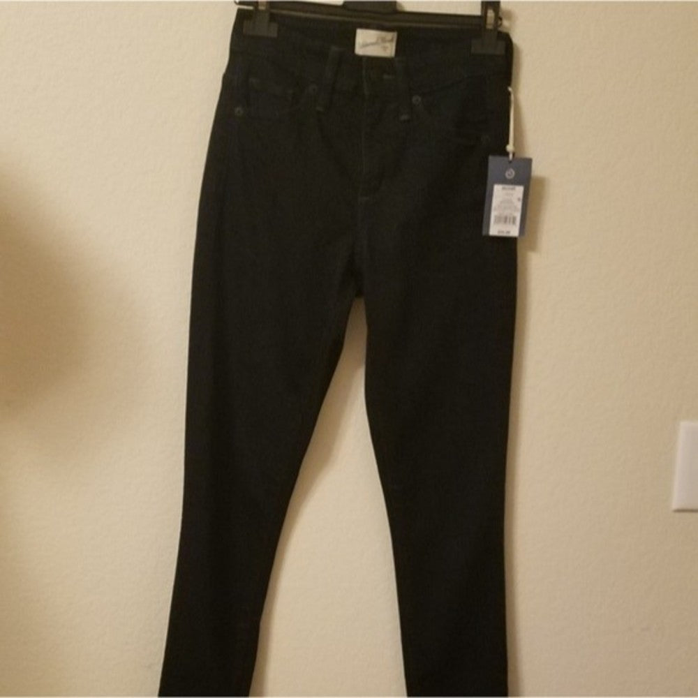 NWT Universal Thread Dark Wash Jeans Size 00 Regular