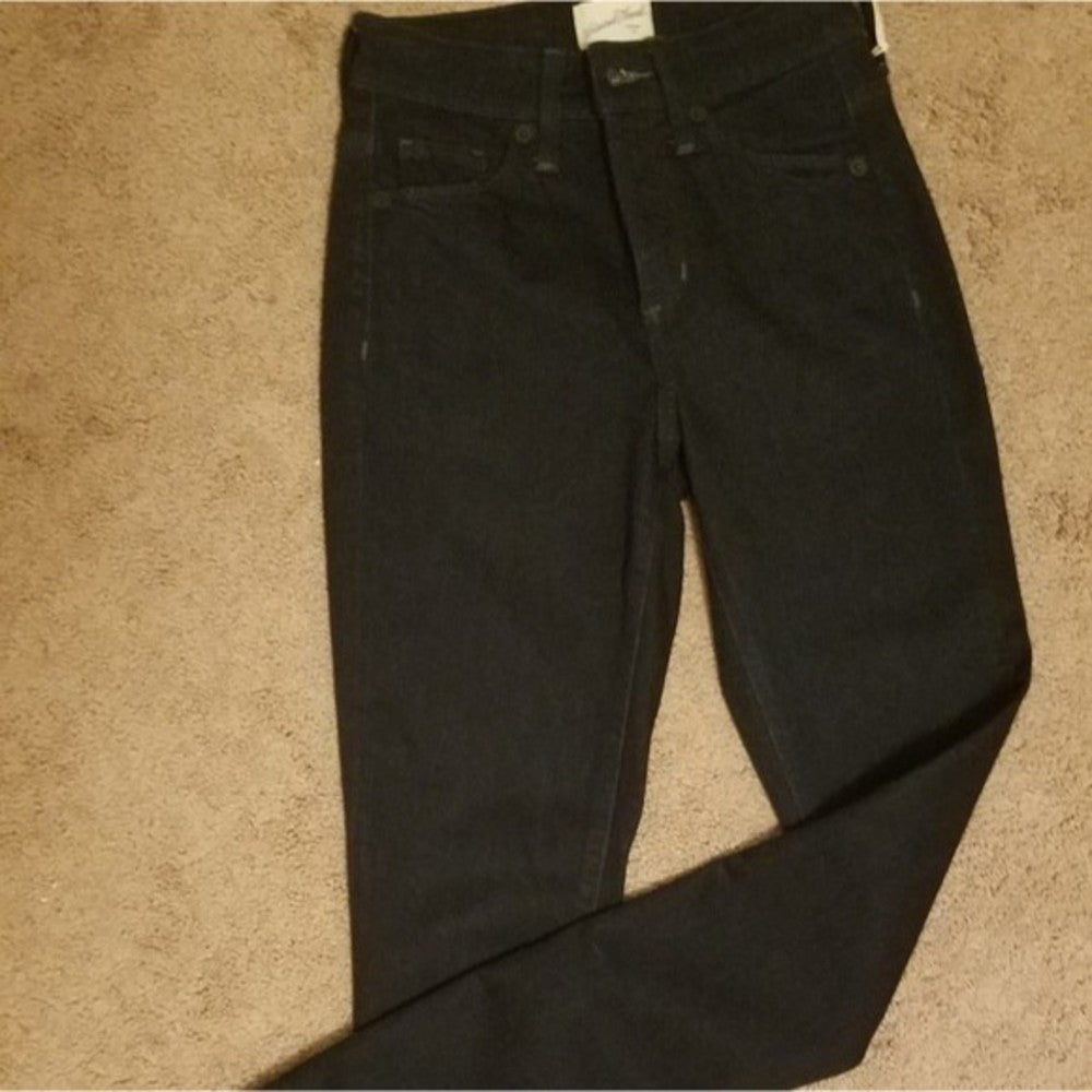 NWT Universal Thread Dark Wash Jeans Size 00 Regular