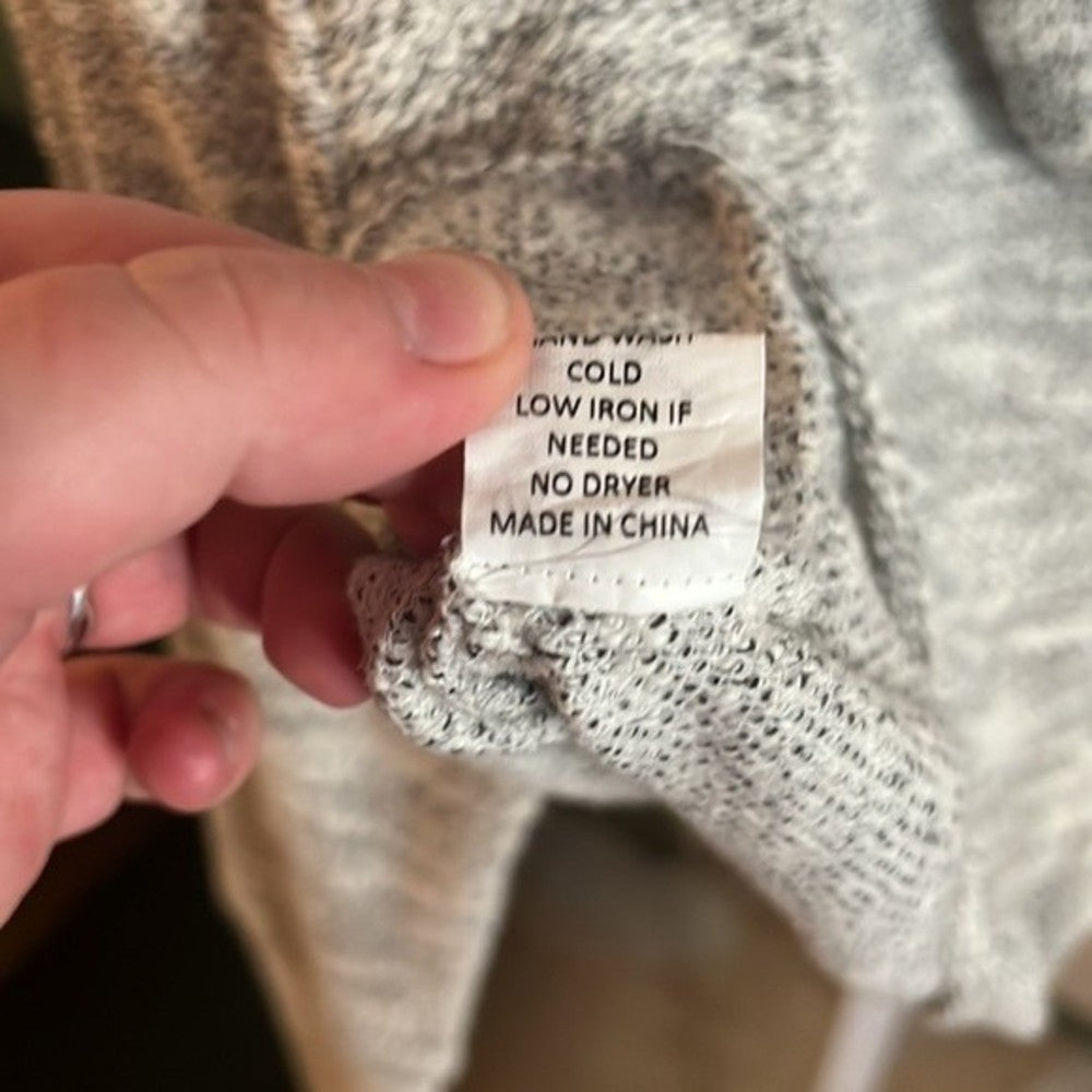Brandy Melville Dolman Sleeved Grey Cropped Hoodie