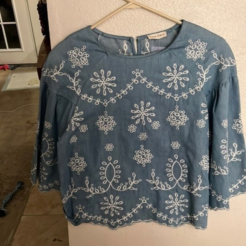 NWT Main Strip Eyelet Crop with Bell Sleeves Embroidered Top size M
