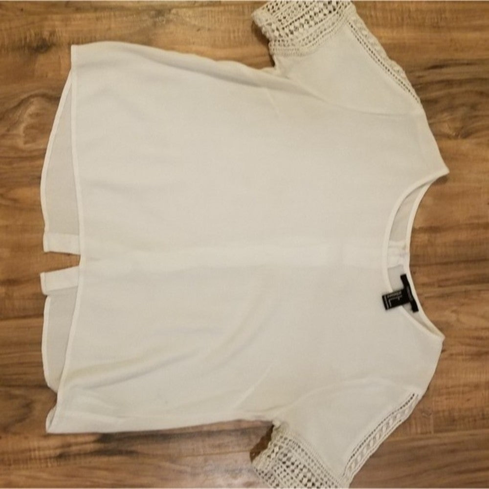 Forever 21 Cropped Blouse w Button Down Back