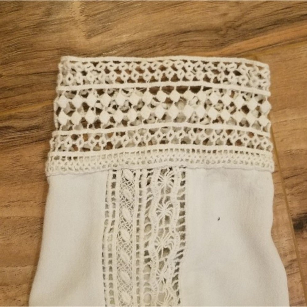 Forever 21 Cropped Blouse w Button Down Back