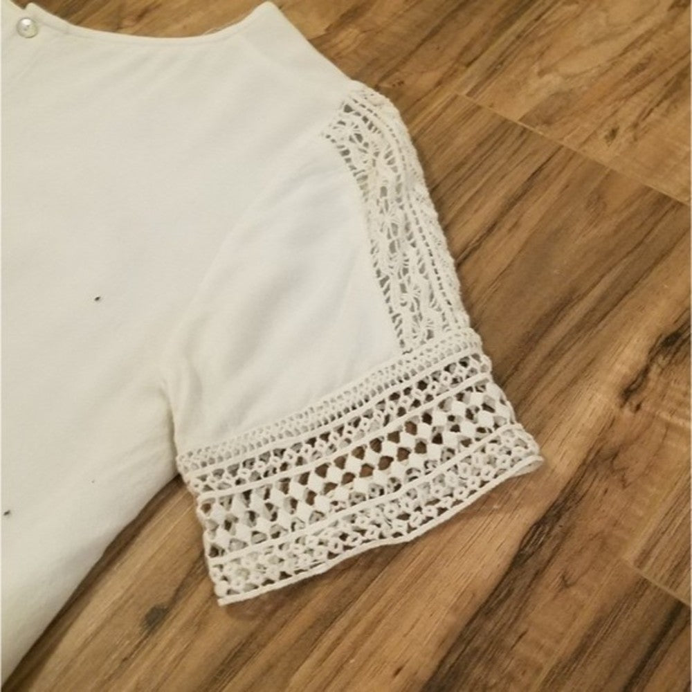 Forever 21 Cropped Blouse w Button Down Back