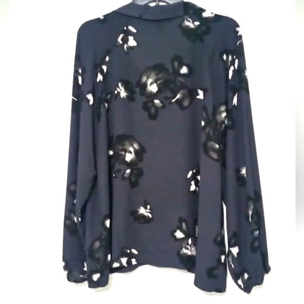 NWT JOAN VASS V-NECK BLOUSE WOMEN'S SIZE XL BLUE/GRAY