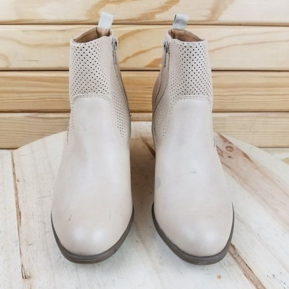 White Mountain Womens 7.5M Grace Beige Ankle Boots Shoes Side Zip Faux Leather
