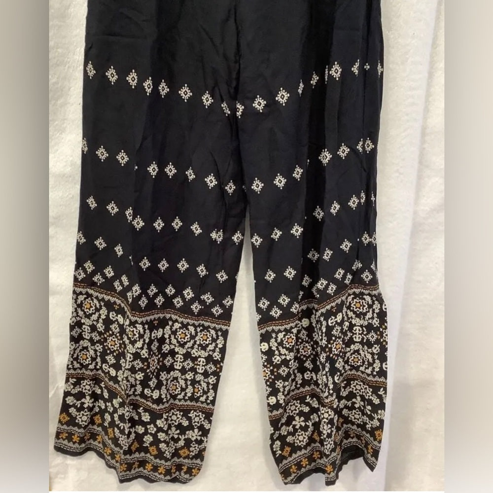 En Crème wide leg jumpsuit with tie front and paisley detail