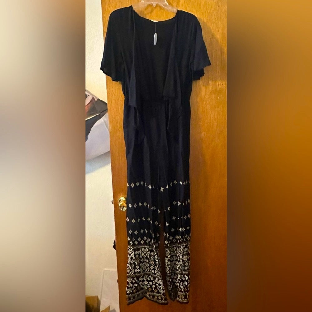 En Crème wide leg jumpsuit with tie front and paisley detail