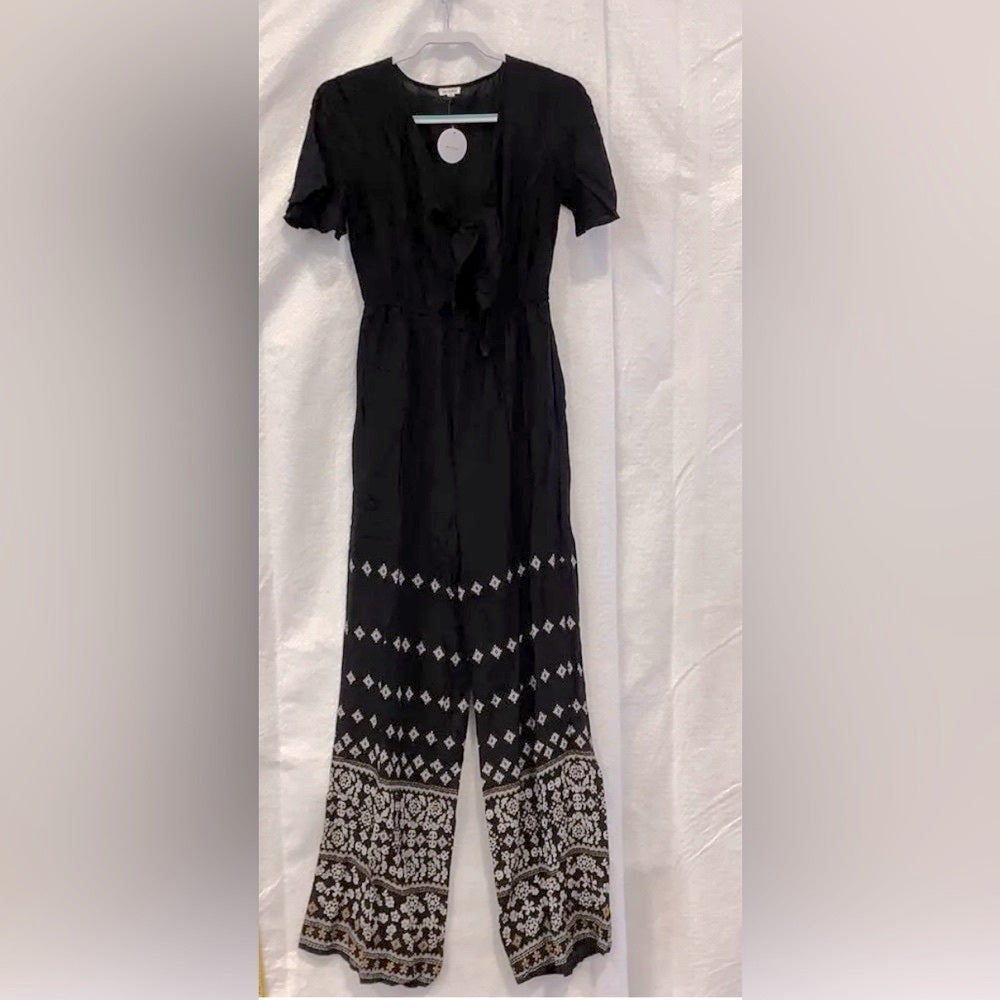 En Crème wide leg jumpsuit with tie front and paisley detail