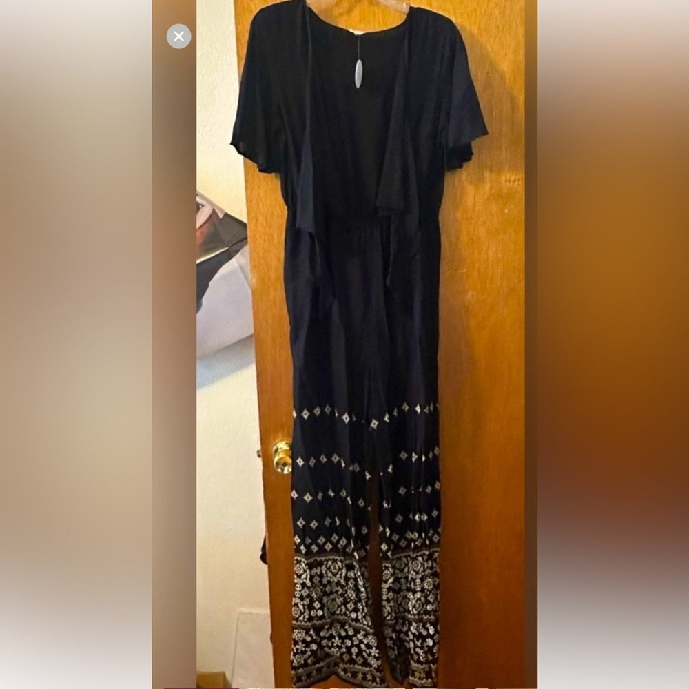 En Crème wide leg jumpsuit with tie front and paisley detail