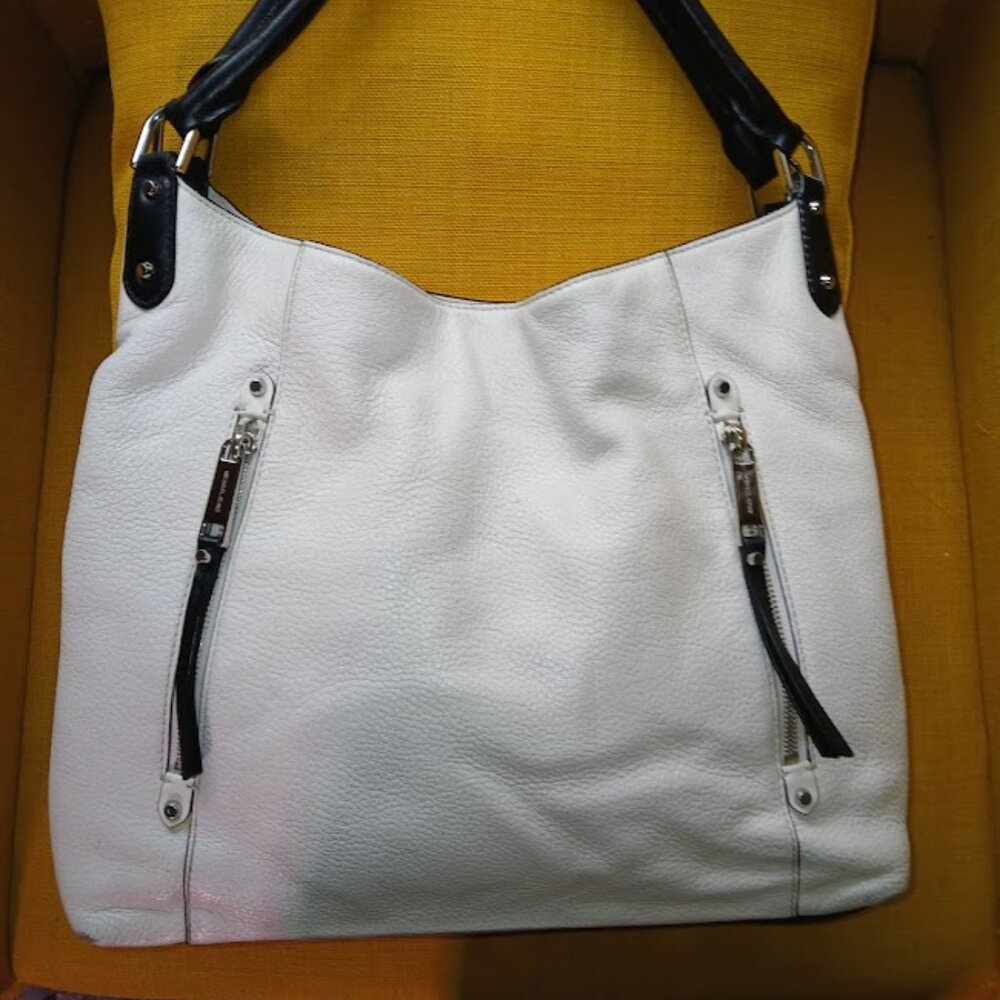 Authentic Michael Kors Large Leather Evie Hobo