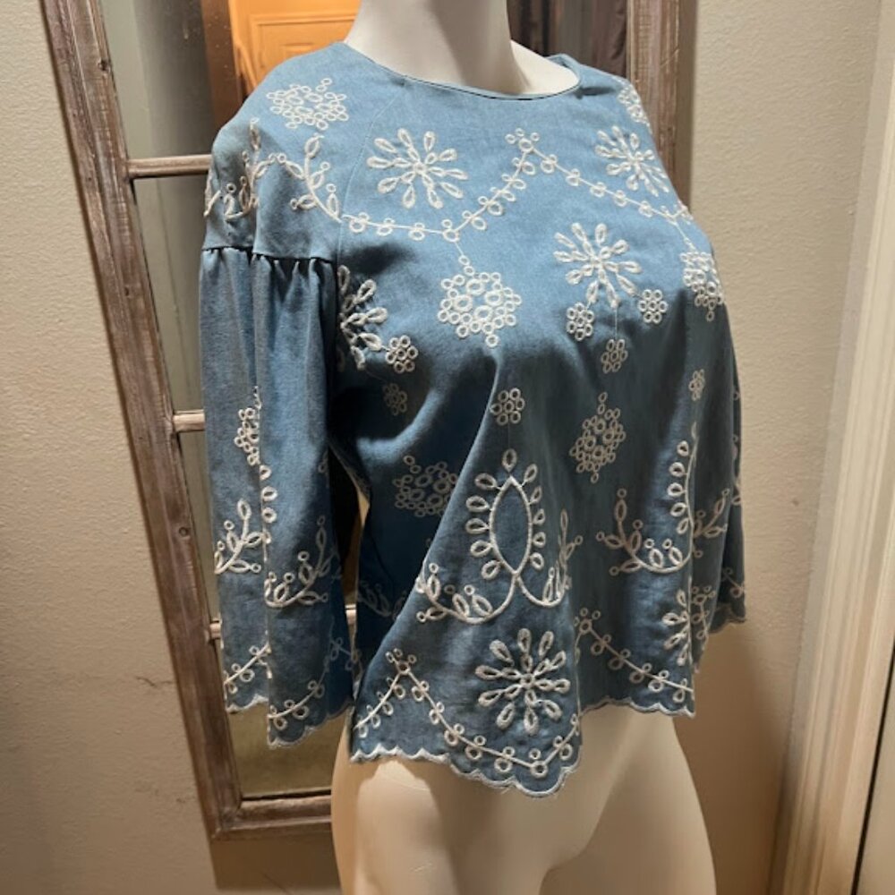 NWT Main Strip Eyelet Crop with Bell Sleeves Embroidered Top size M