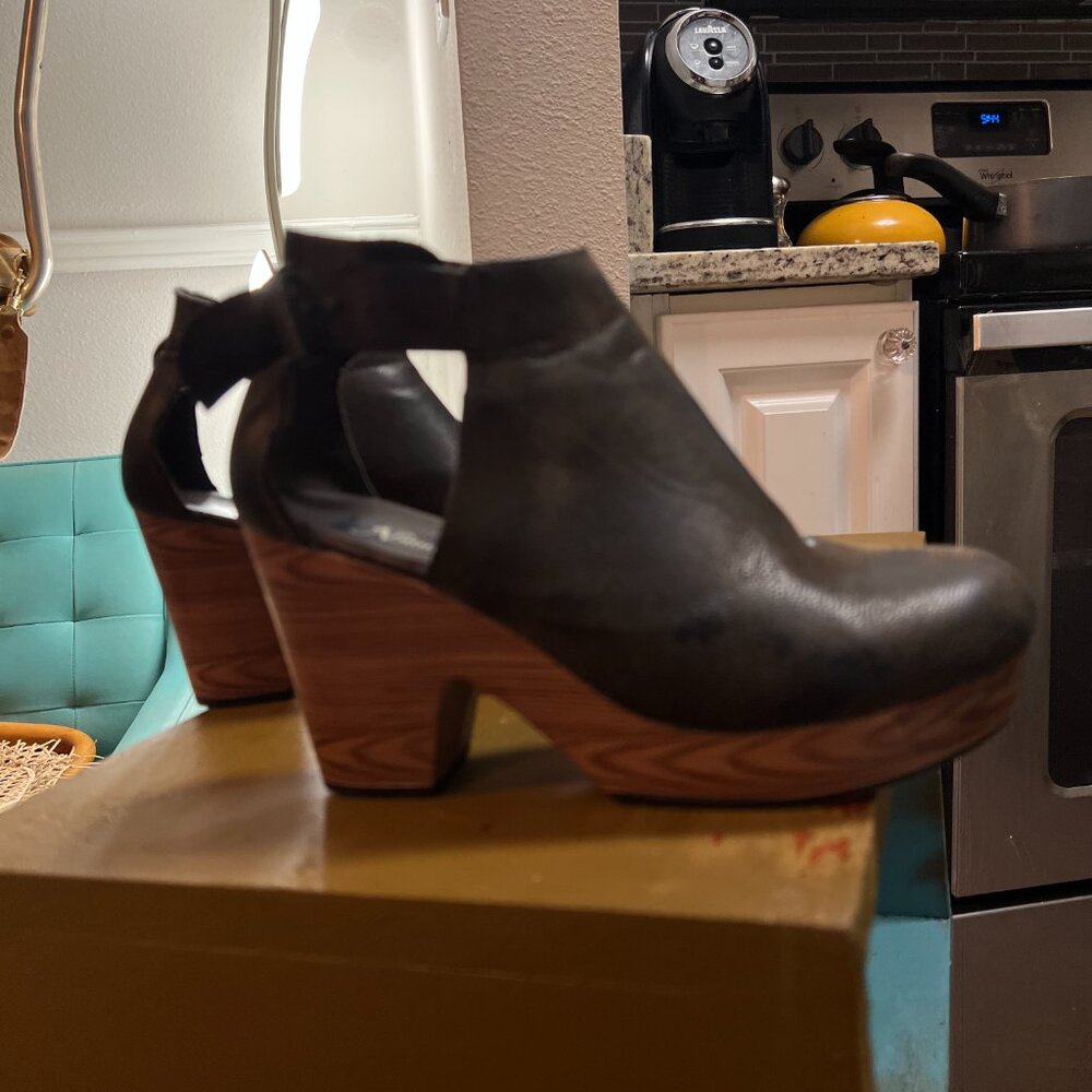 Natural Reflections Ancora Black Wedge Clog Ankle Boot size 7.5