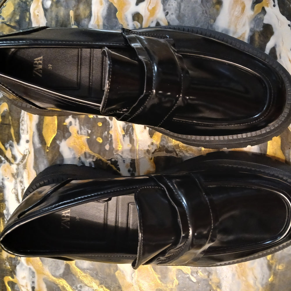 Zara Black Flats Modern Loafers Women's size 9.5