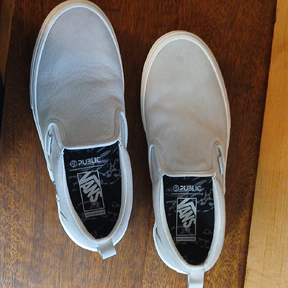 Vans Classic Beige Slip-On Sneakers Men Size 9