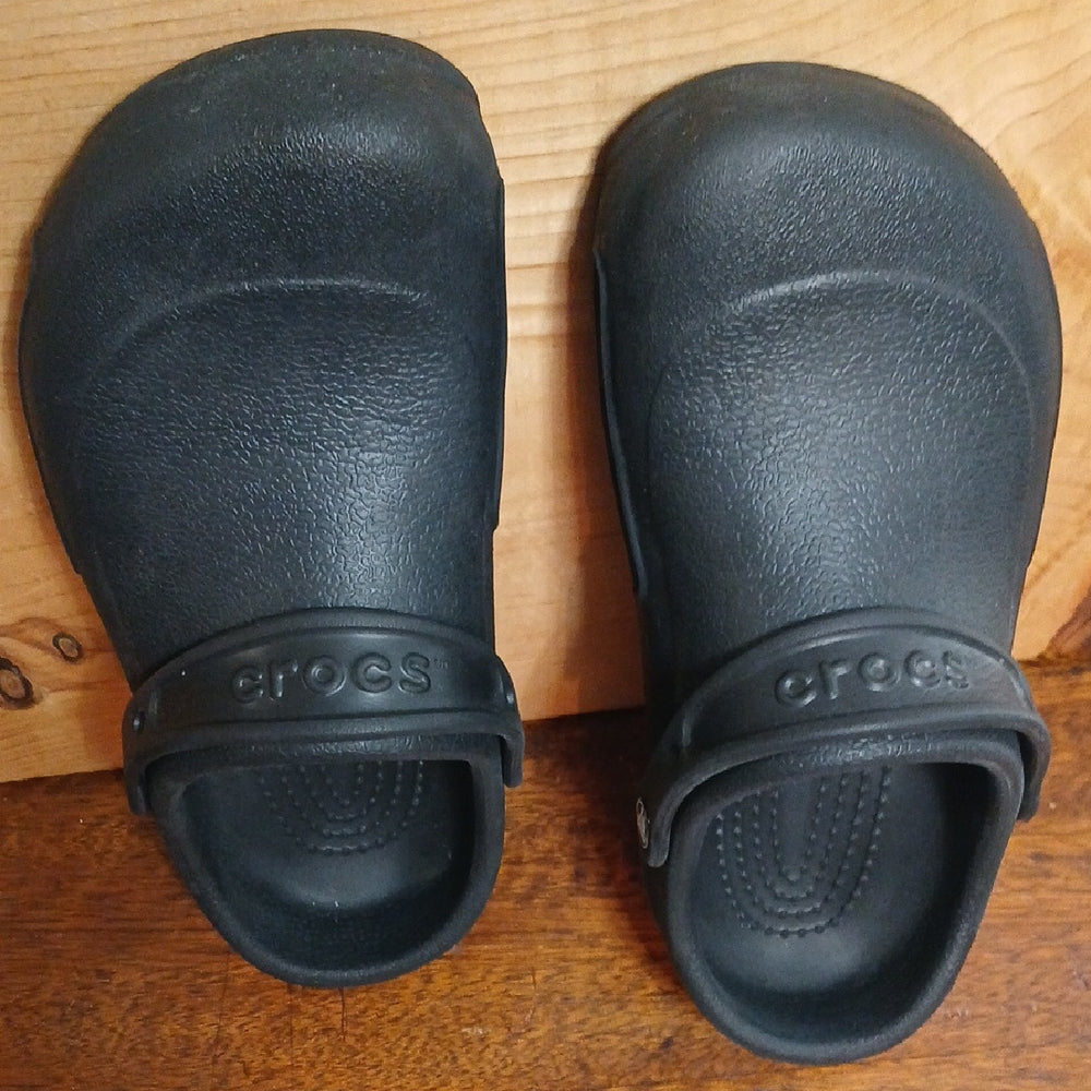 CROCS Black Sandals with Signature Comfort size: Men- 8, Women- 10
