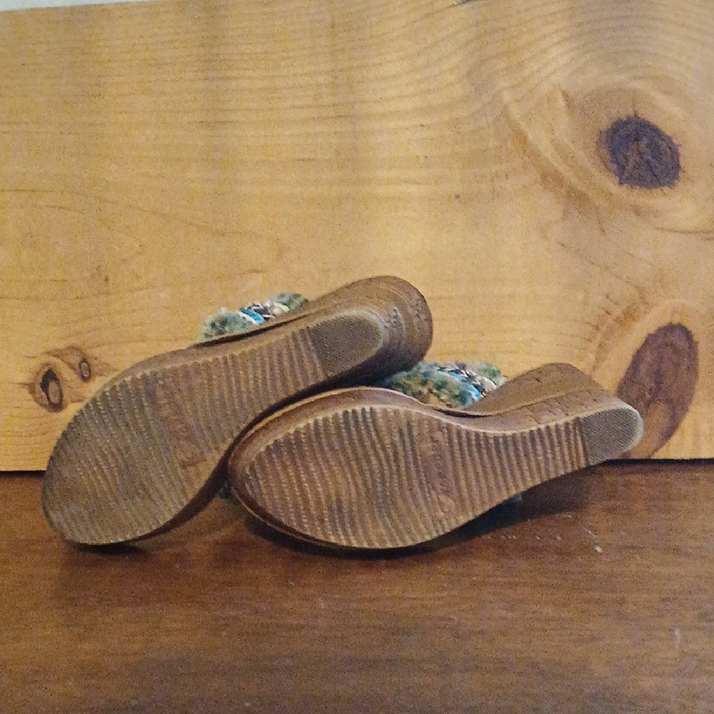 Forever 21 Green and Tan Woven Wedges 5 1/2