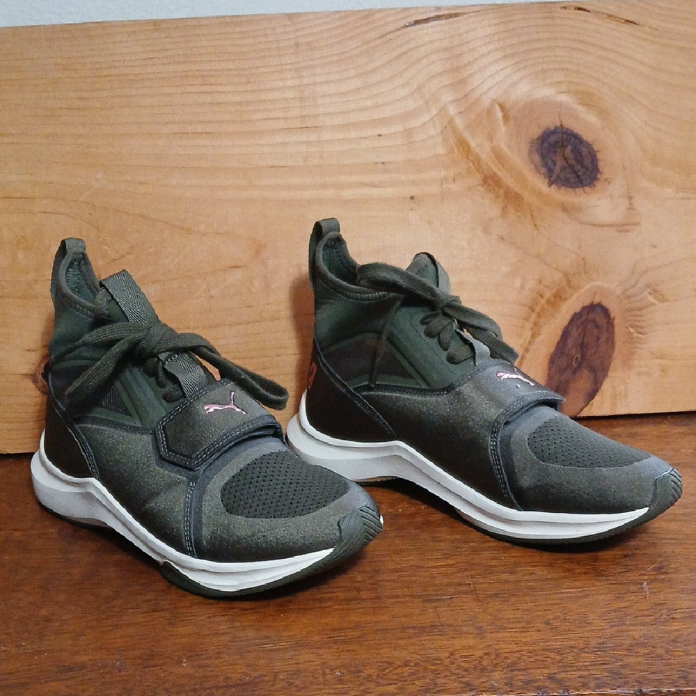NWOT Puma Women's Olive Athletic Sneakers Size 6