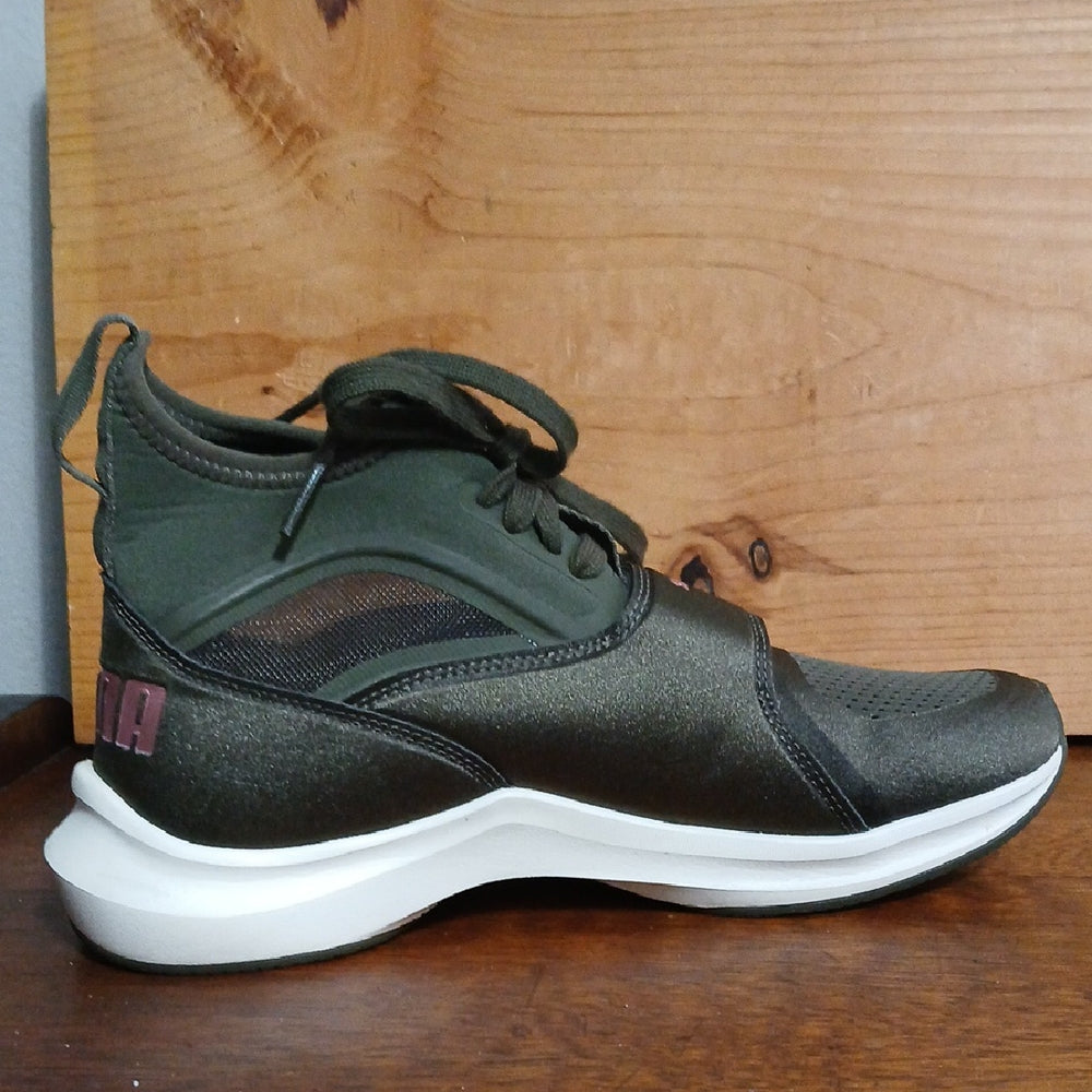 NWOT Puma Women's Olive Athletic Sneakers Size 6