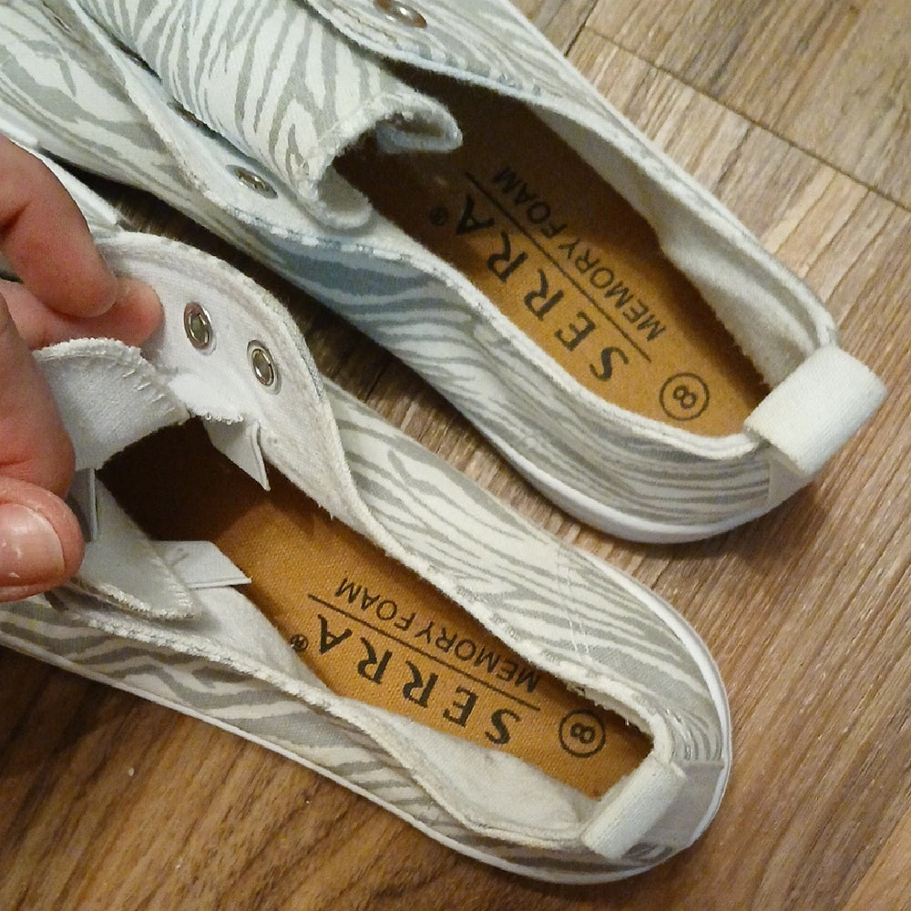 Serra White Zebra Pattern Sneakers Size 8 Womens