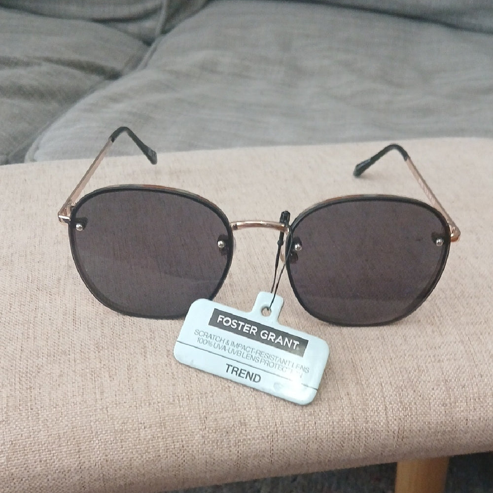NWT Foster Grant Brown Frame Sunglasses