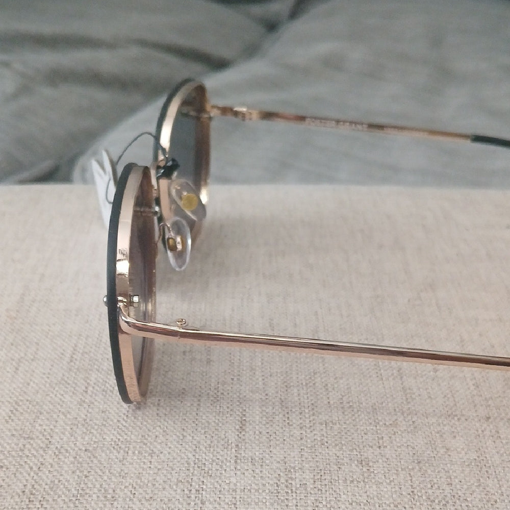 NWT Foster Grant Brown Frame Sunglasses