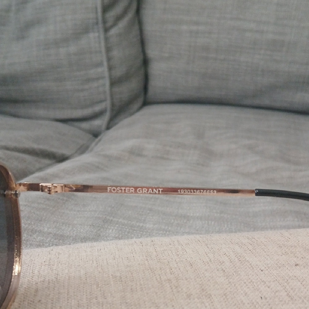 NWT Foster Grant Brown Frame Sunglasses