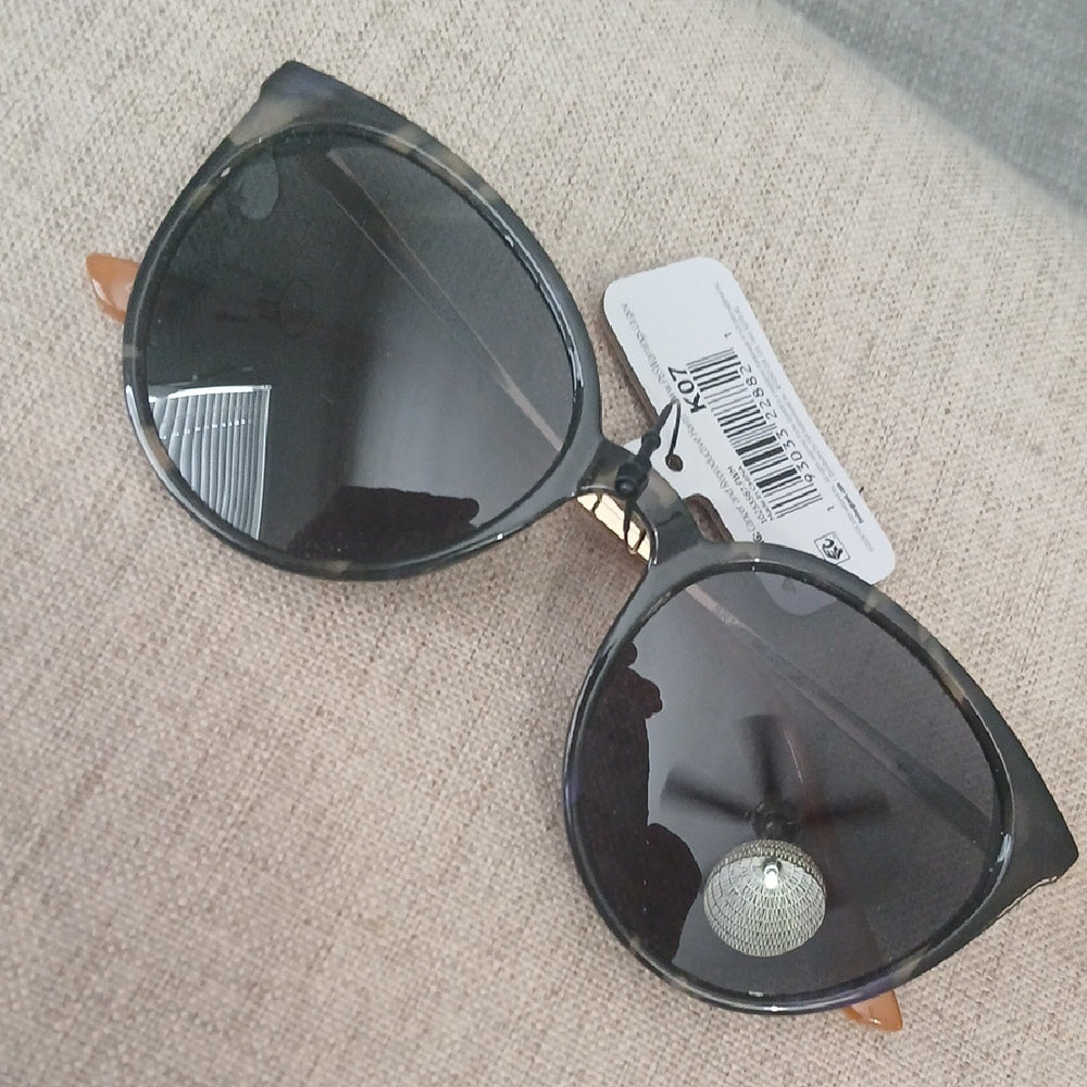 NWT Foster Grant Tortoiseshell Polarized Sunglasses