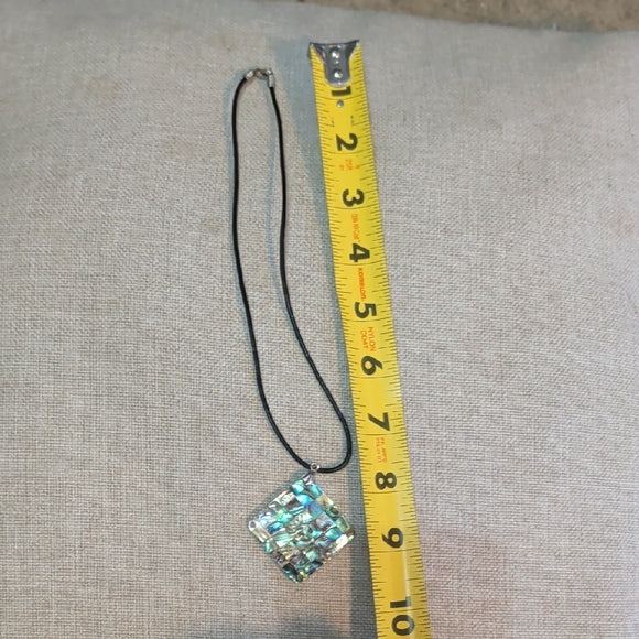 Chic Shell Mosaic Pendant Necklace in Silver and Black