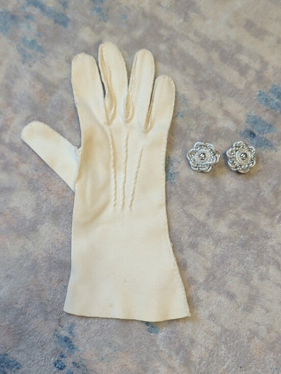 Vintage Classic Silver-Tone Floral Clip Earrings Retro Women's Costume Jewelry