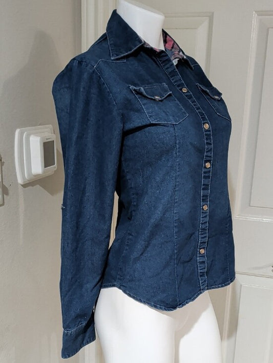 Chocolat Women's Tailored Blue Denim Pearl Snap Button-Down Shirt Stretch Medium