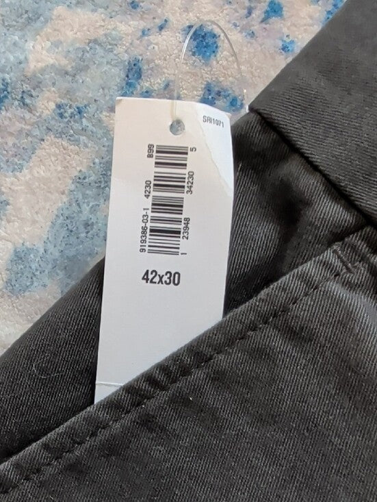 NWT Old Navy Dark Grey Men's Chino Pants - Classic Straight Leg 42x30