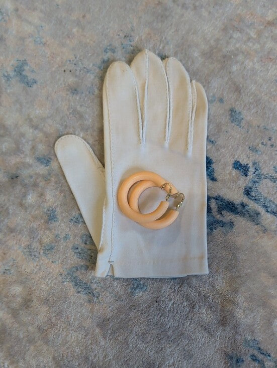VTG Peach Hoop Clip-On Earrings - Retro Women’s Costume Jewelry MCM