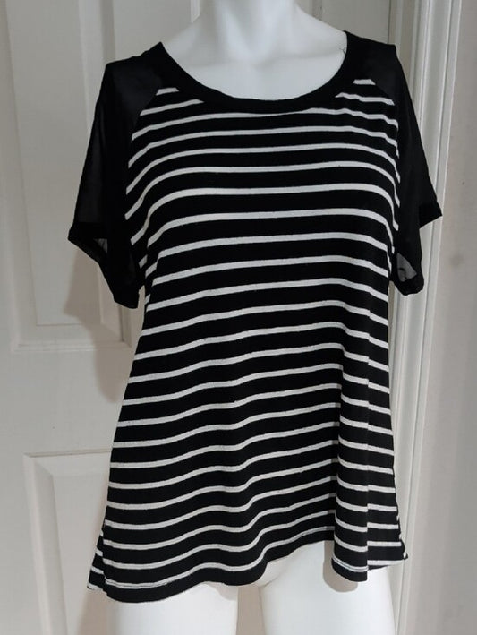 West Kei Black and White Striped Short Sheer Sleeve Tee Women's Medium
