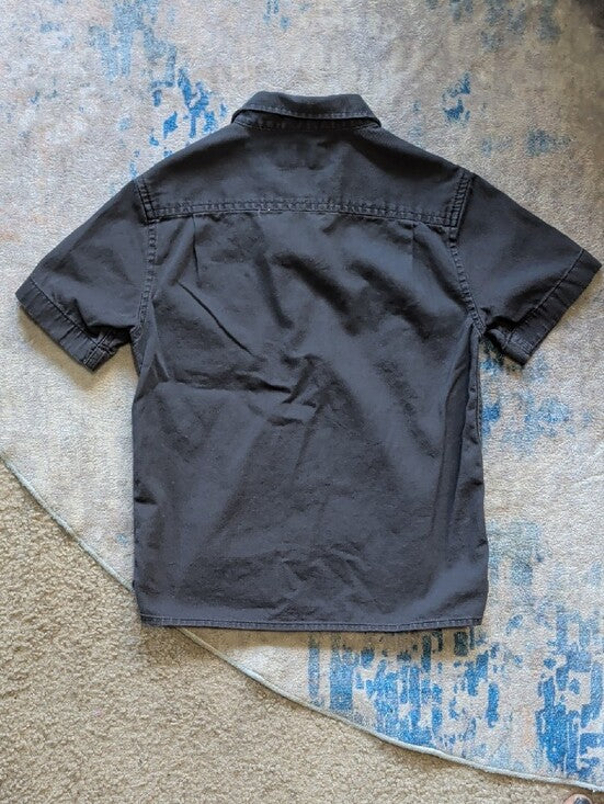Old Navy Kids Short-Sleeve Button-Down Shirt in Charcoal Gray Boys Small (6-7)