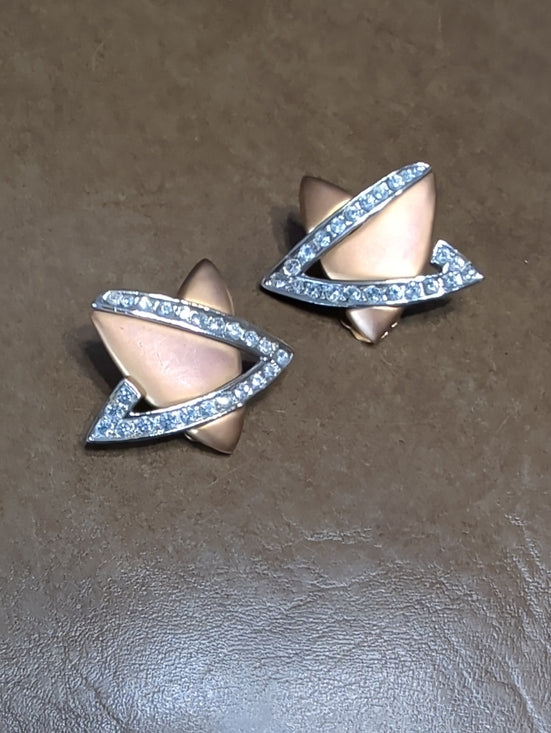 Vintage Elegant Gold Pearlized Crystal Accent Clip-On Earrings Costume Jewelry