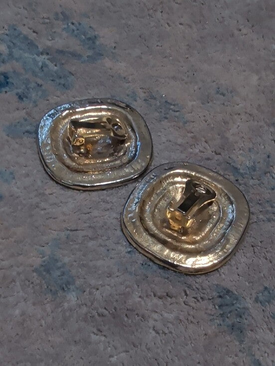 VTG Gold-Tone Clip-On Earrings with Red Gem Center Retro Costume Jewelry 1.5"