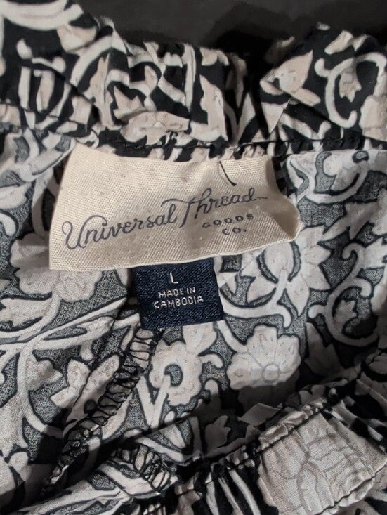 Universal Thread Black and White Floral-Print Casual Shorts Women's Large