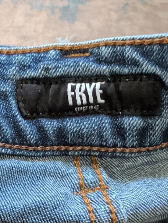 Frye Straight Mid-Rise Cropped Jeans in Washed Blue Women's 26 US