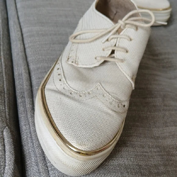 Perugia Stylish Cream Lace-Up Sneakers size 6.5 US/ 37 EU