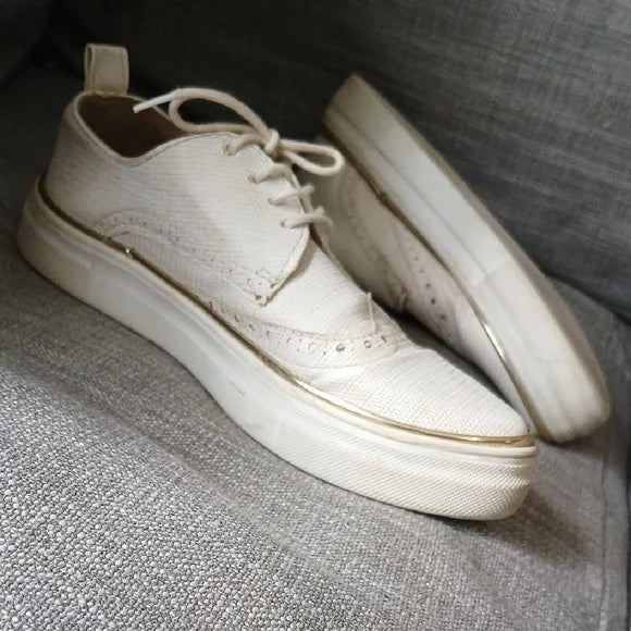 Perugia Stylish Cream Lace-Up Sneakers size 6.5 US/ 37 EU