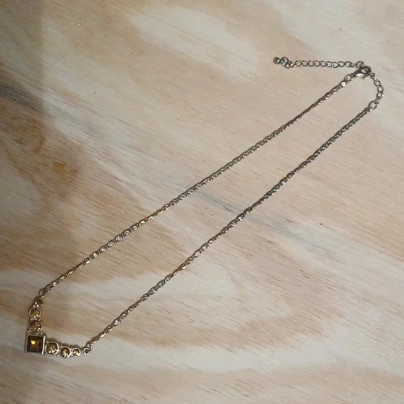 Elegant Gold Necklace W Yellow Stones