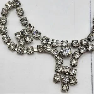 Retro Silver Tone Rhinestone Prong Art Deco Droplet Choker