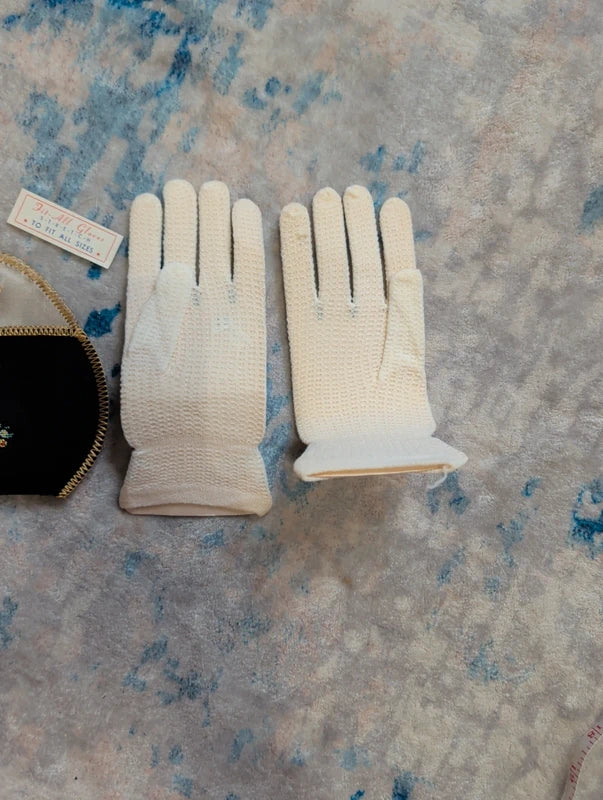 Vintage Cream Fit-All Women's Gloves NWT In Package