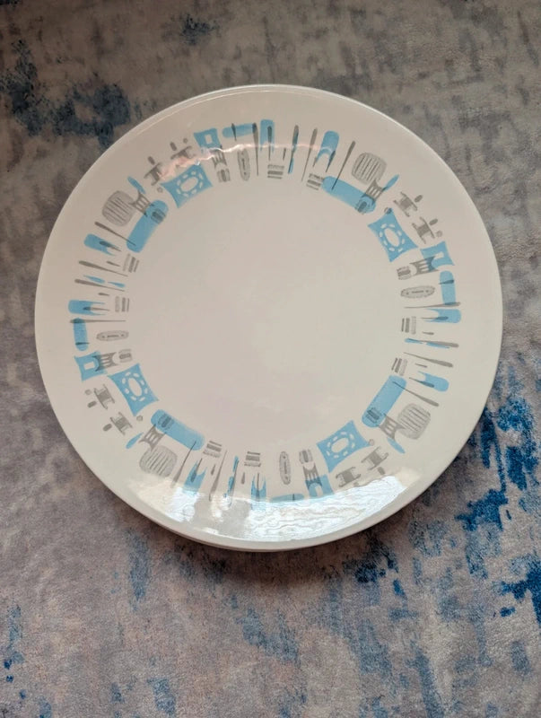 Vintage Royal China "Blue Heaven" 10-inch dinner plates MCM